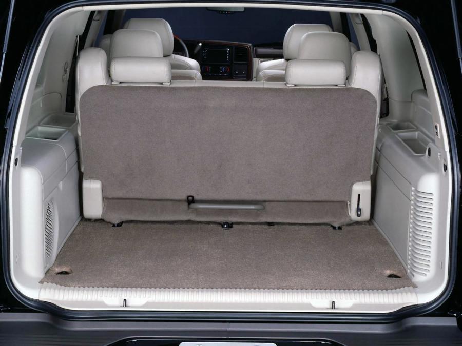 Cadillac Escalade 2001 года  (фото 6 из 31)